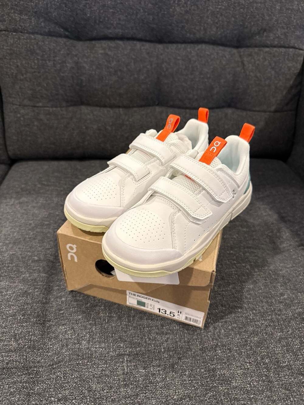 On THE ROGER Kids Sneakers White/Green Size 13.5K
